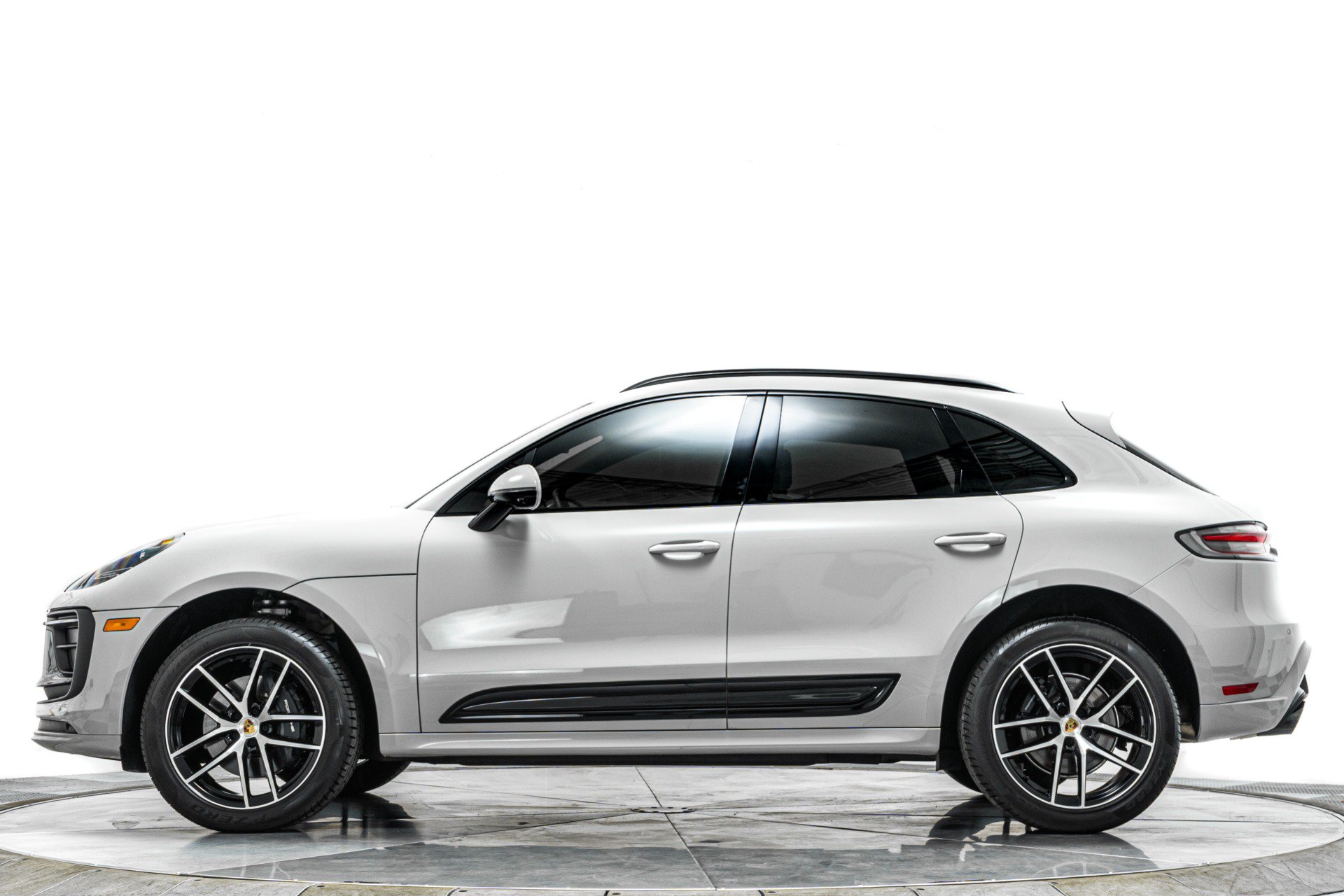 Used 2026 Porsche Macan AWD/4WD image 6