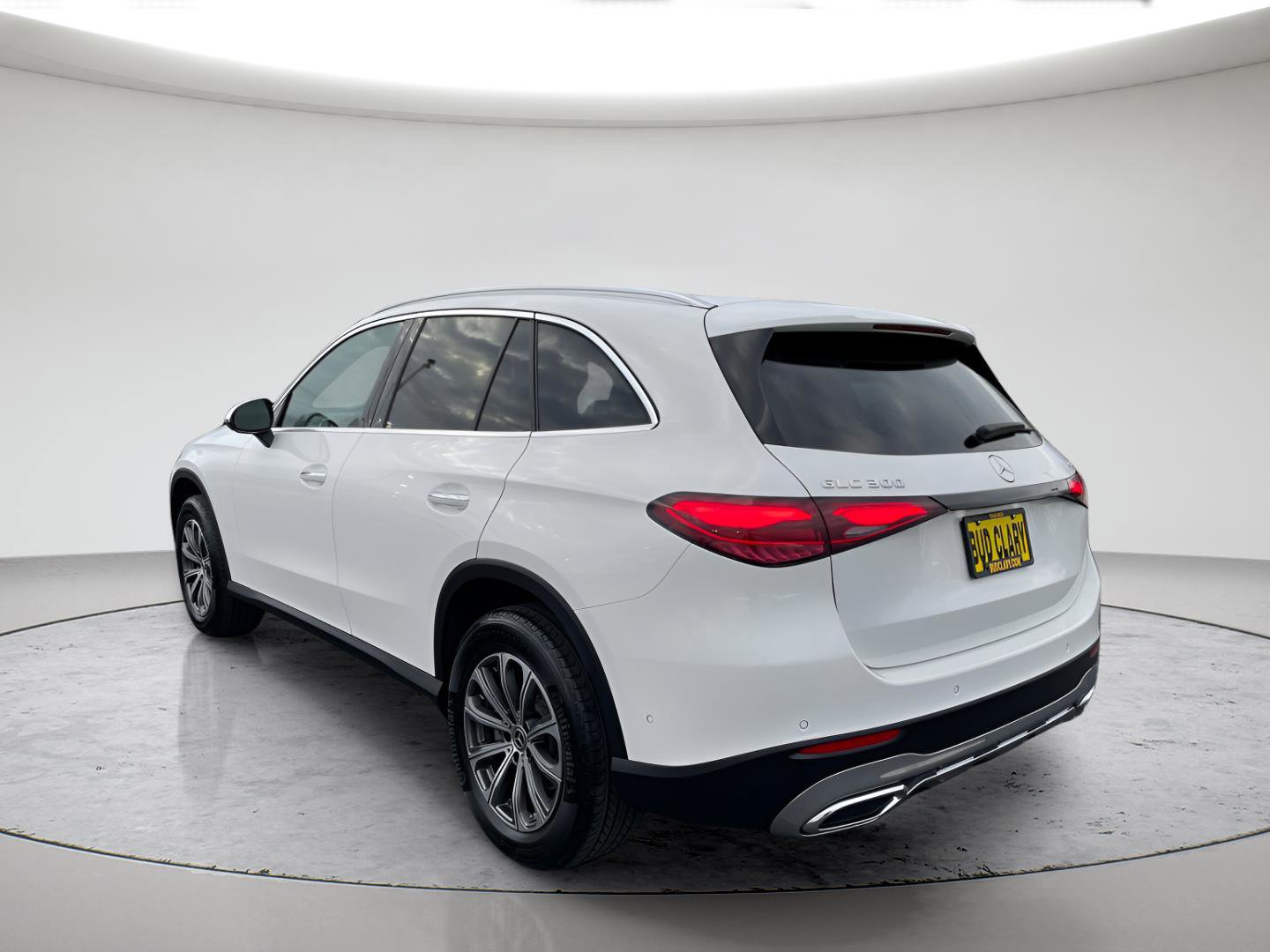 Used 2024 Mercedes-Benz GLC 300 4MATIC image 5
