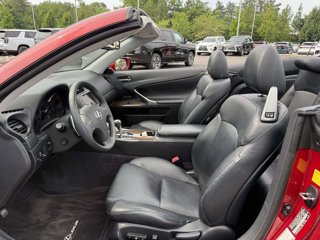 Used 2010 Lexus IS 350C RWD image 14