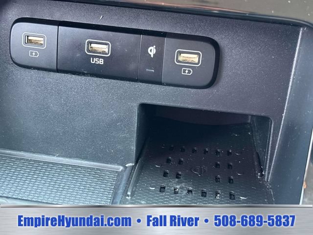 Used 2024 Kia Carnival EX FWD image 29