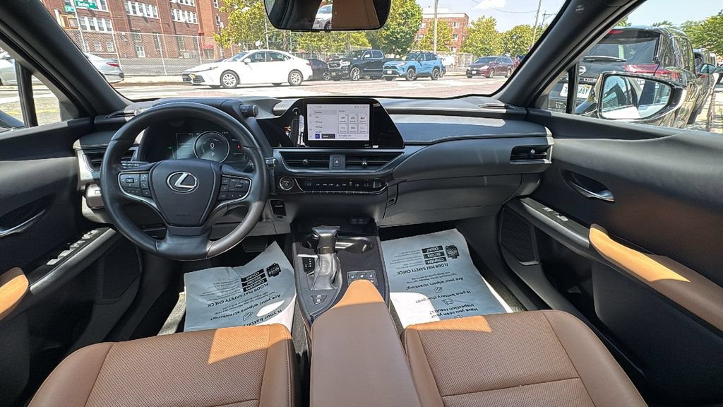 Used 2024 Lexus UX 250h AWD w/ Premium Package image 26