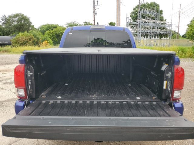 Used 2023 Toyota Tacoma SR5 w/ Technology Package AWD/4WD image 9