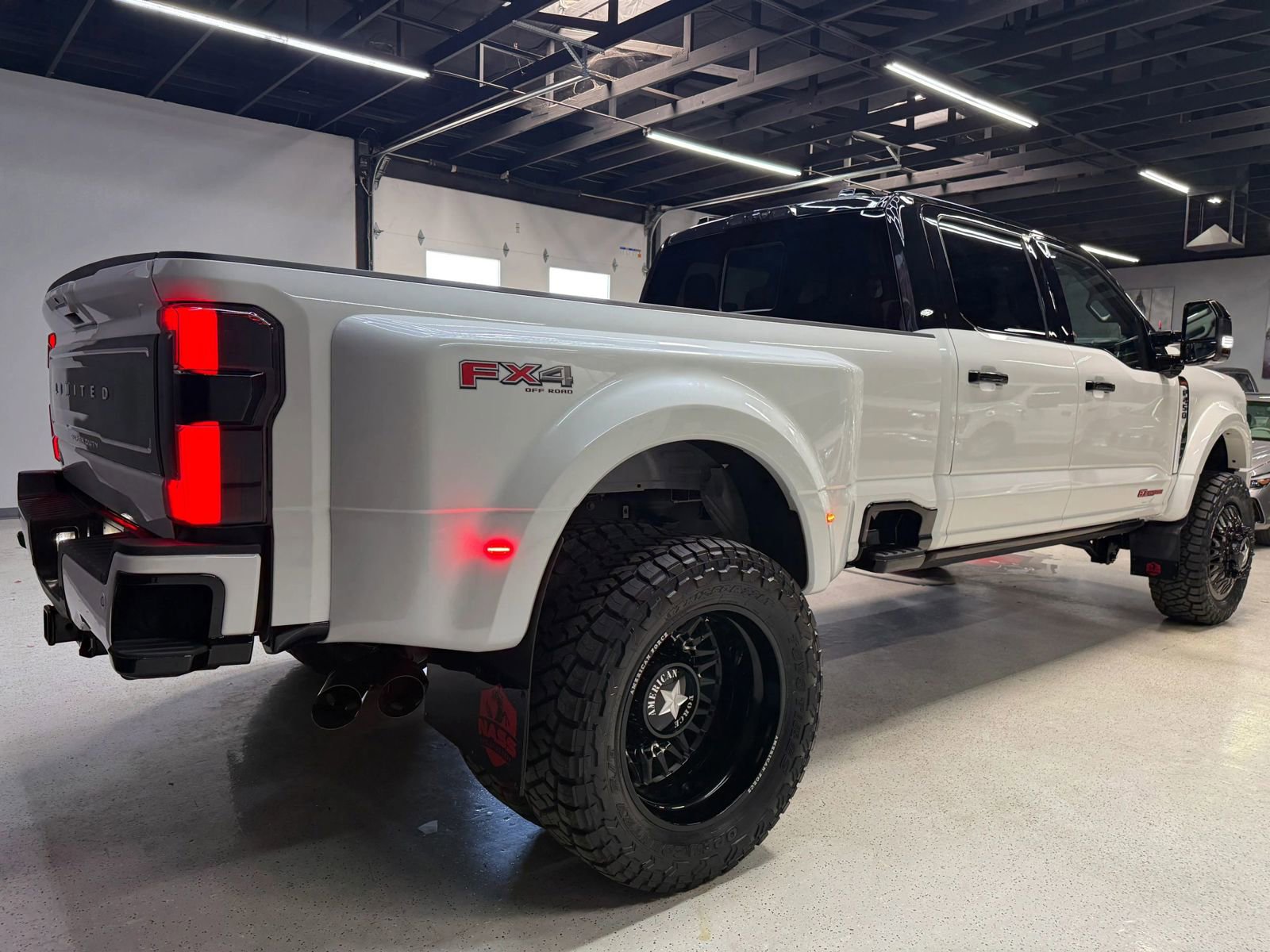 Used 2024 Ford F450 Limited w/ FX4 Off-Road Package image 20