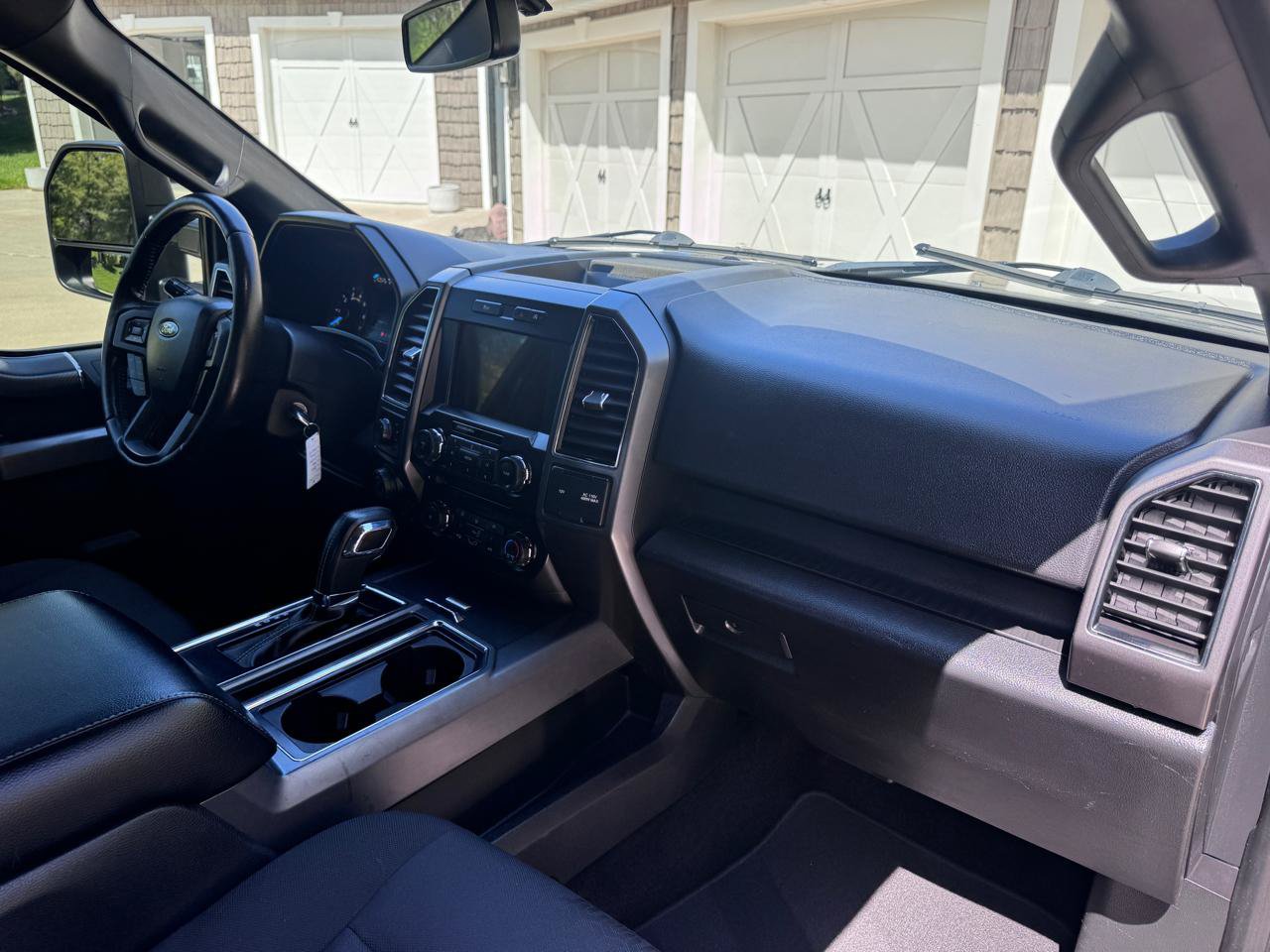 Used 2018 Ford F150 XLT w/ Equipment Group 302A Luxury AWD/4WD image 21