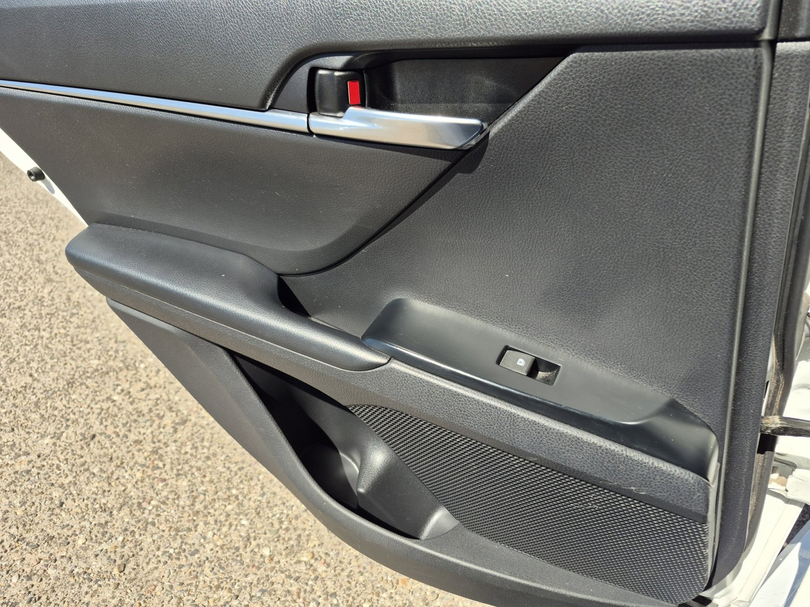Used 2019 Toyota Camry LE FWD image 19