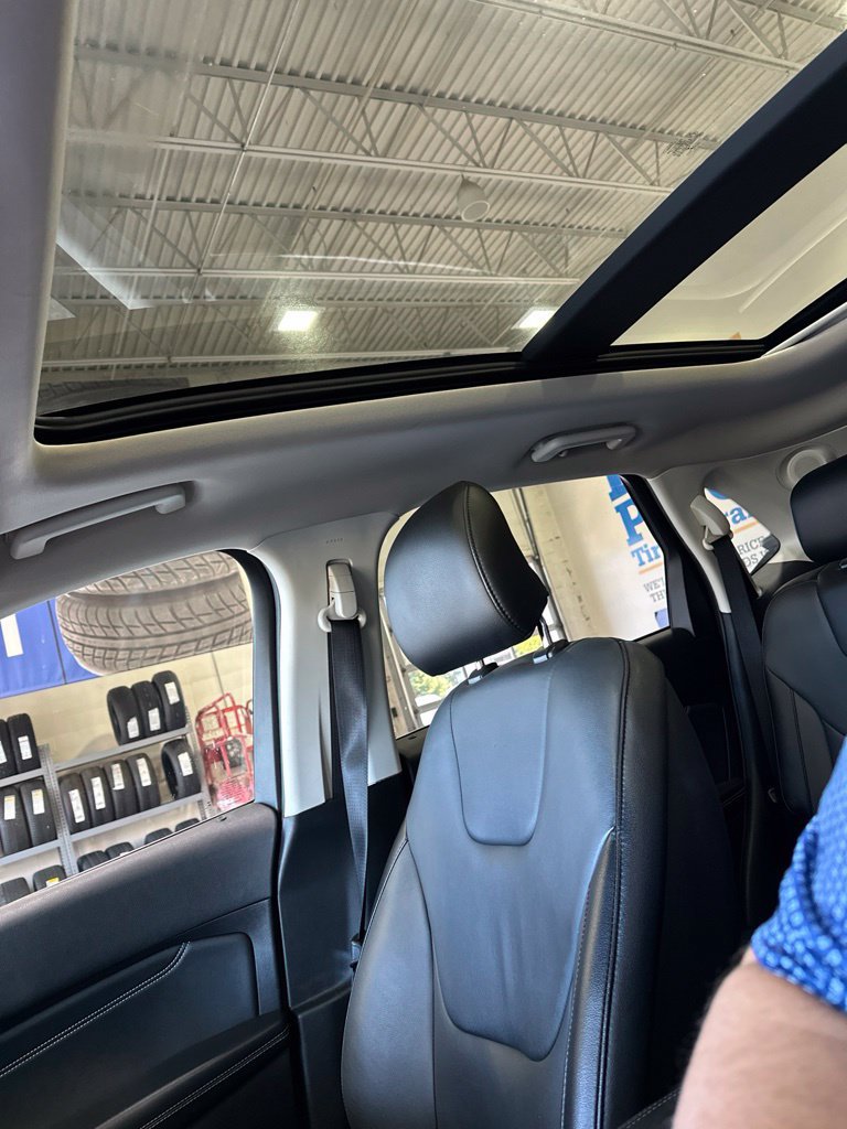 Used 2019 Ford Edge Titanium w/ Cold Weather Package AWD/4WD image 17