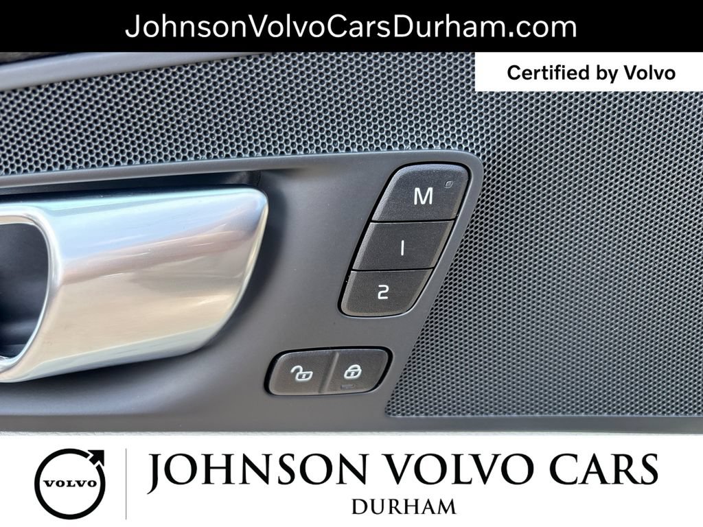 Certified 2025 Volvo XC60 B5 Core AWD/4WD image 16