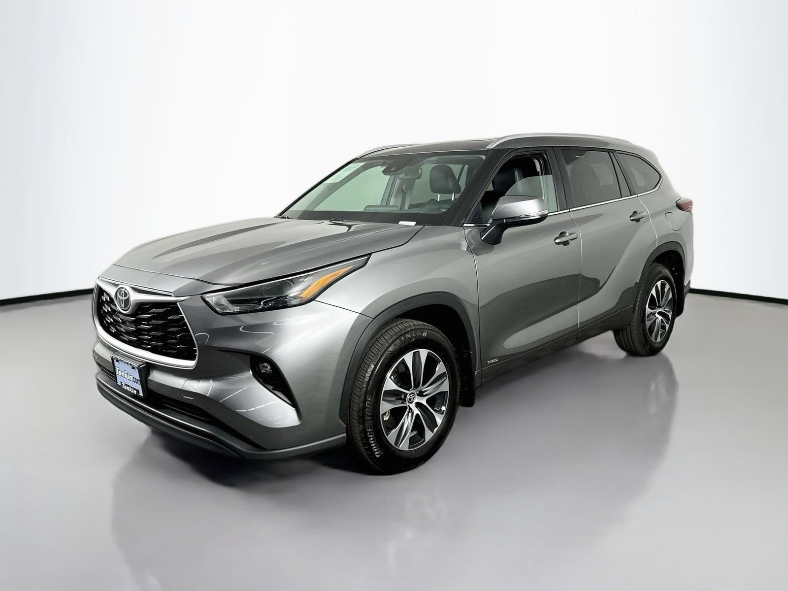Certified 2026 Toyota Highlander XLE AWD/4WD image 3