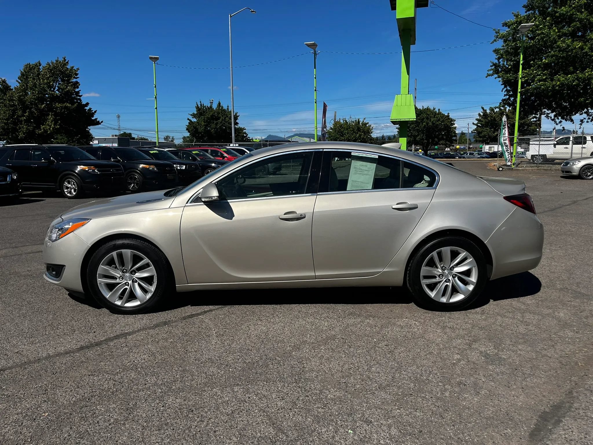Used 2016 Buick Regal FWD image 6