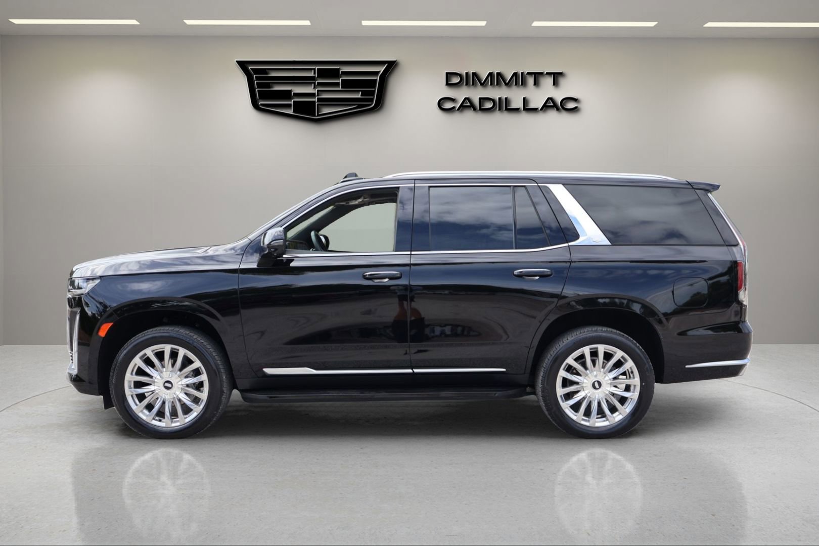 Certified 2023 Cadillac Escalade Premium Luxury AWD/4WD image 2