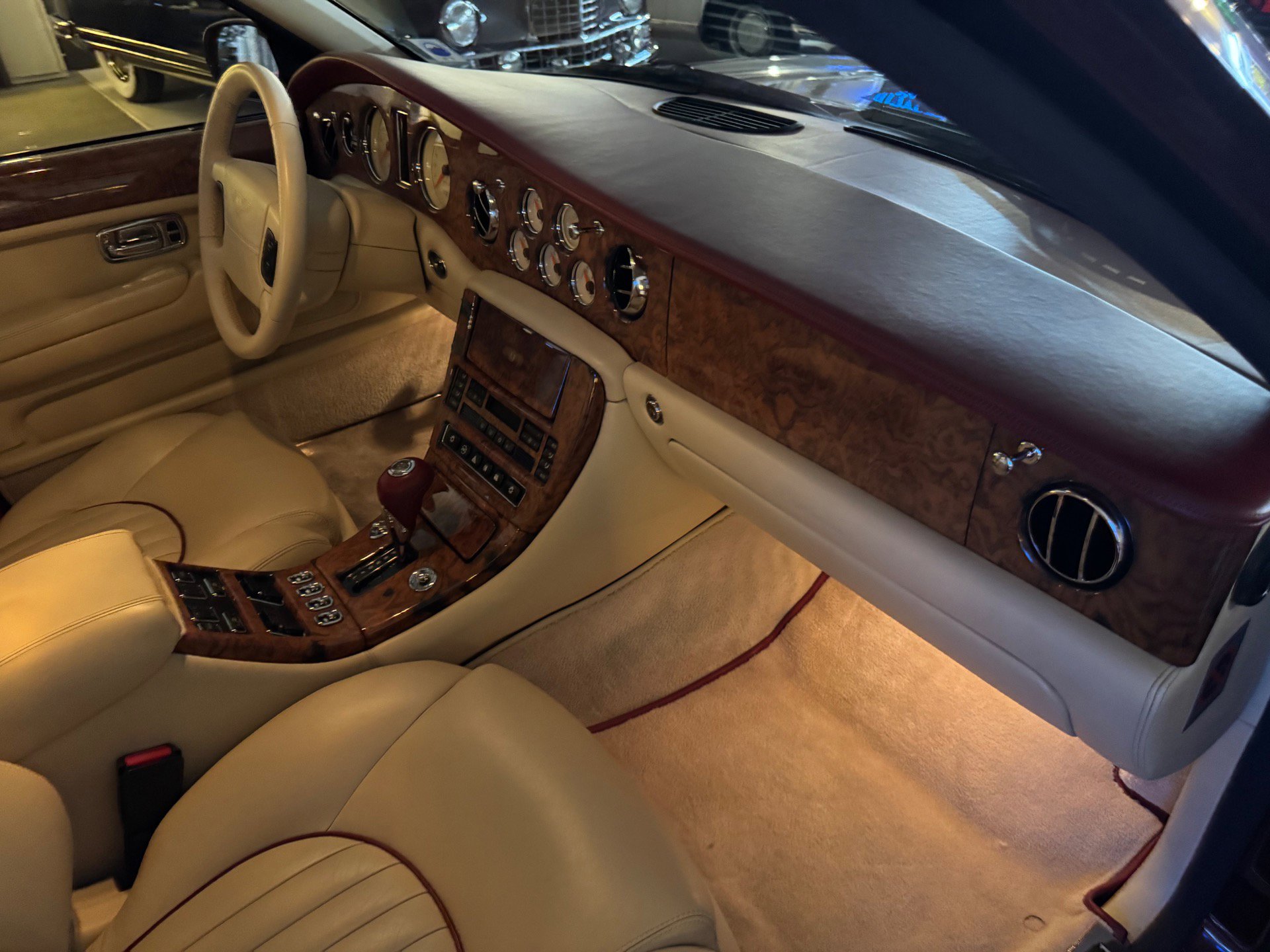 Used 1999 Bentley Arnage Green Label image 31