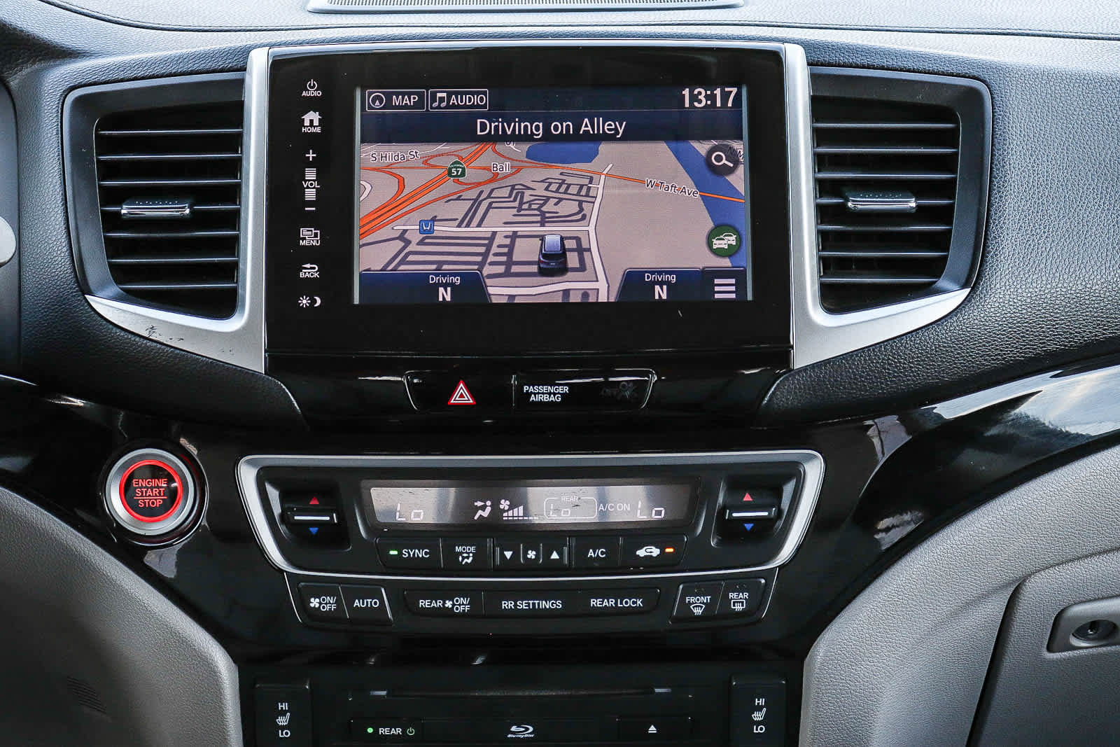 Used 2017 Honda Pilot Touring image 14