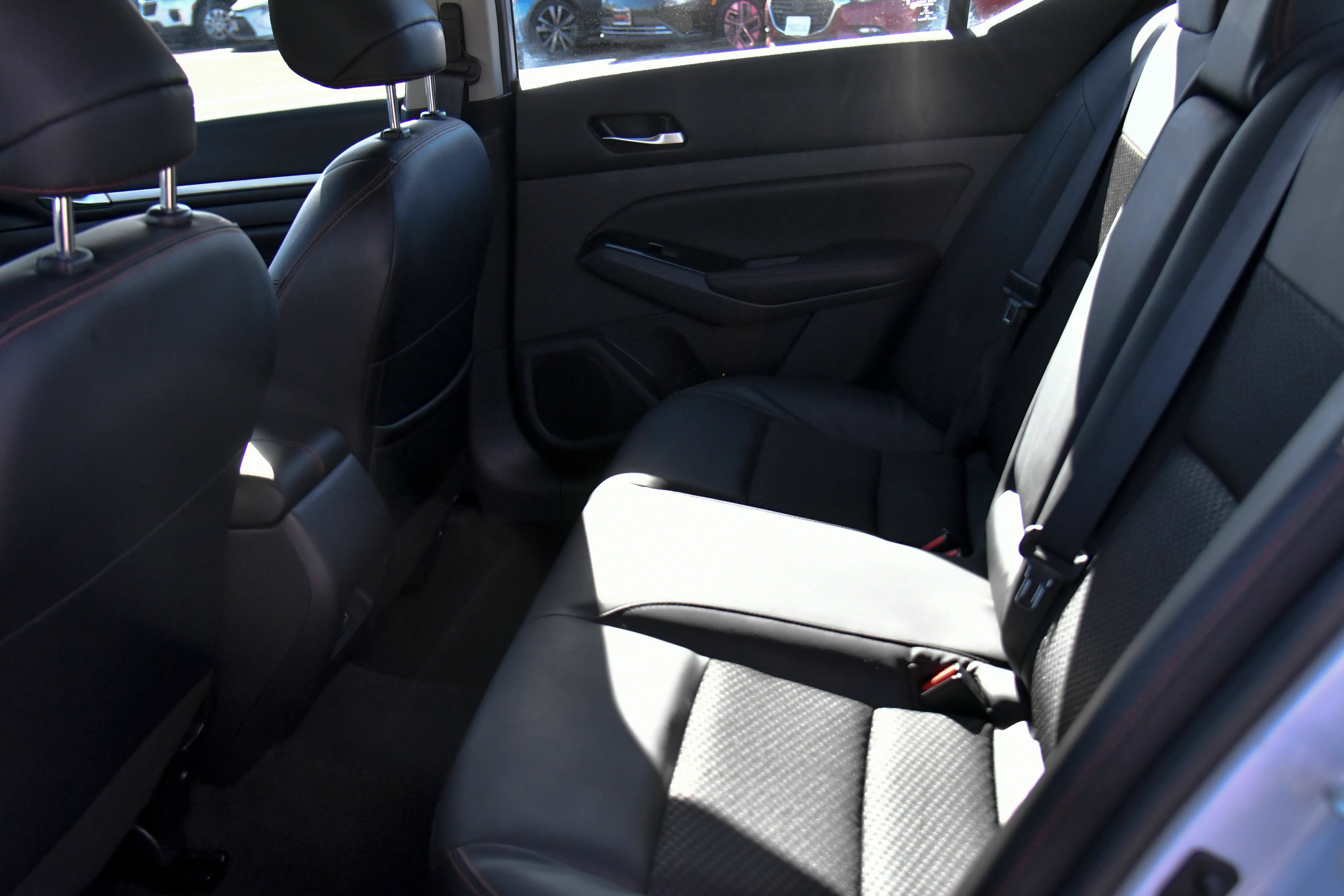 Used 2024 Nissan Altima 2.5 SR FWD image 32