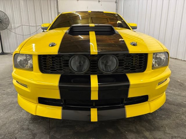 Used 2006 Ford Mustang GT RWD image 2