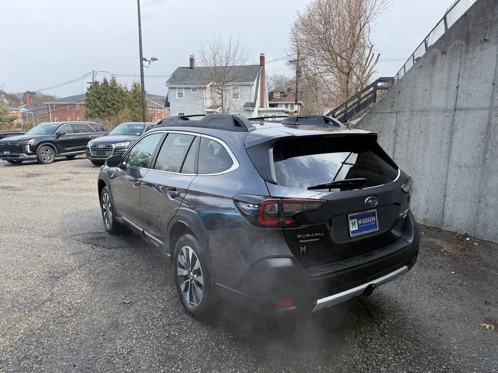 Used 2025 Subaru Outback Limited XT image 3