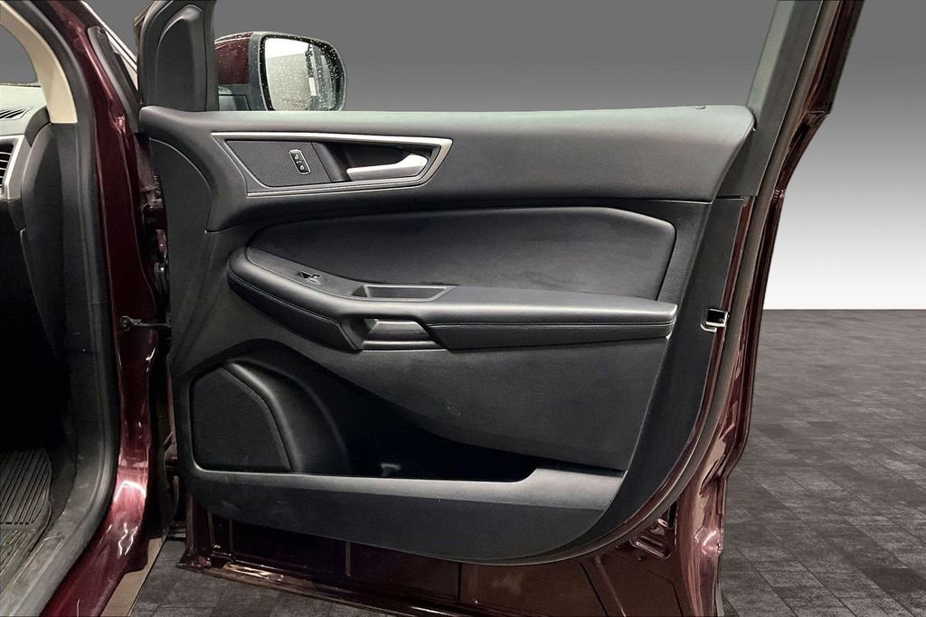 Used 2024 Ford Edge SEL w/ Convenience Package image 13