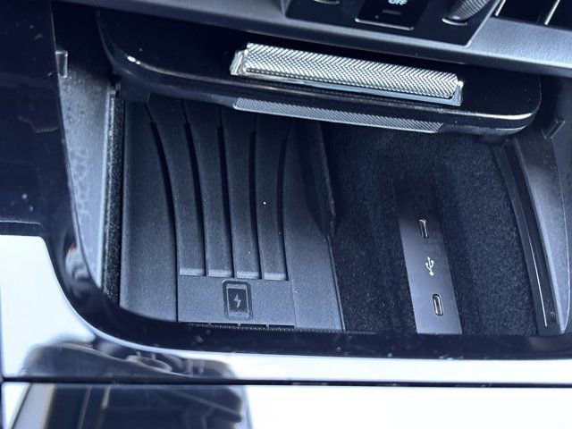 Used 2024 Porsche Cayenne AWD/4WD image 40