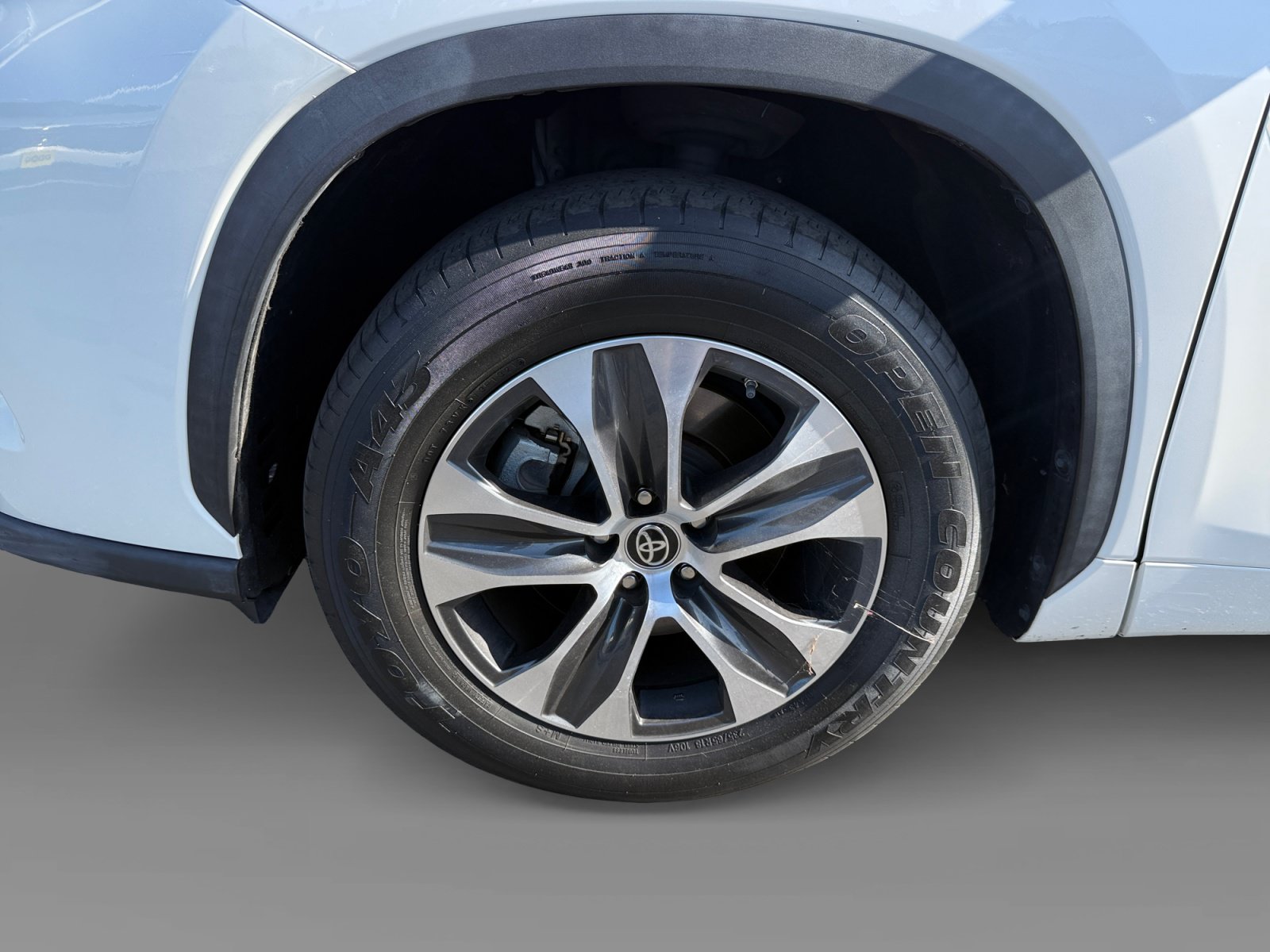 Used 2021 Toyota Highlander XLE FWD image 9