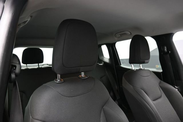 Used 2018 Jeep Renegade Altitude w/ UConnect 8.4 Nav Group AWD/4WD image 27