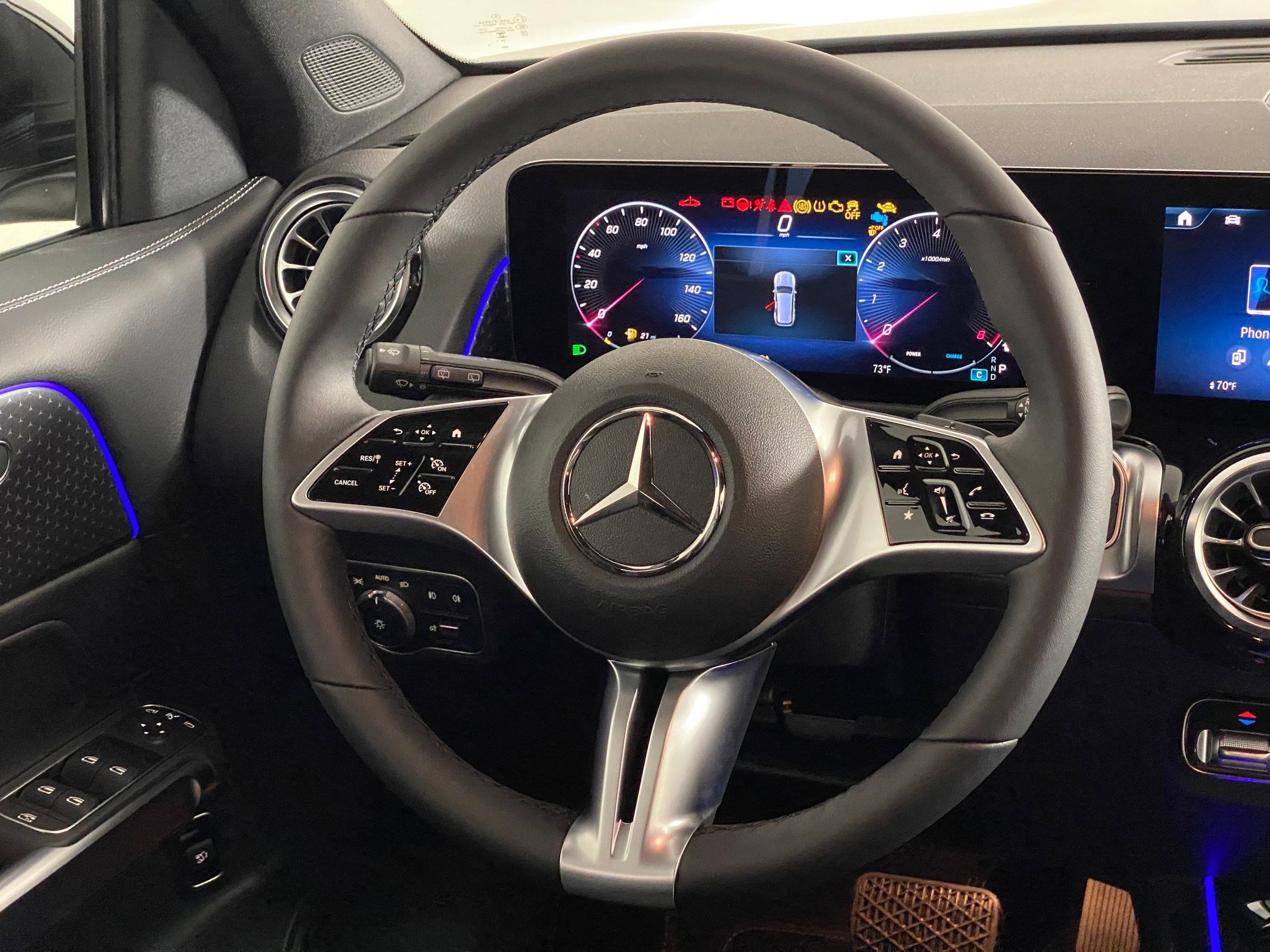 New 2025 Mercedes-Benz GLB 250 4MATIC image 15