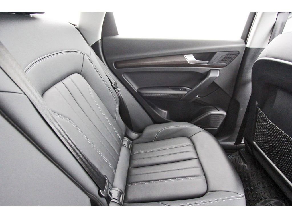 Used 2023 Audi Q5 2.0T Premium Plus w/ Premium Plus Package AWD/4WD image 11
