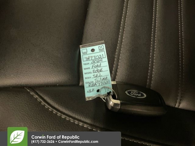 Used 2024 Ford Edge SEL AWD/4WD image 20