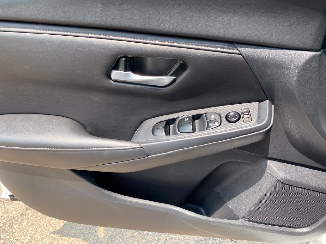 Used 2025 Nissan Sentra SV FWD image 13