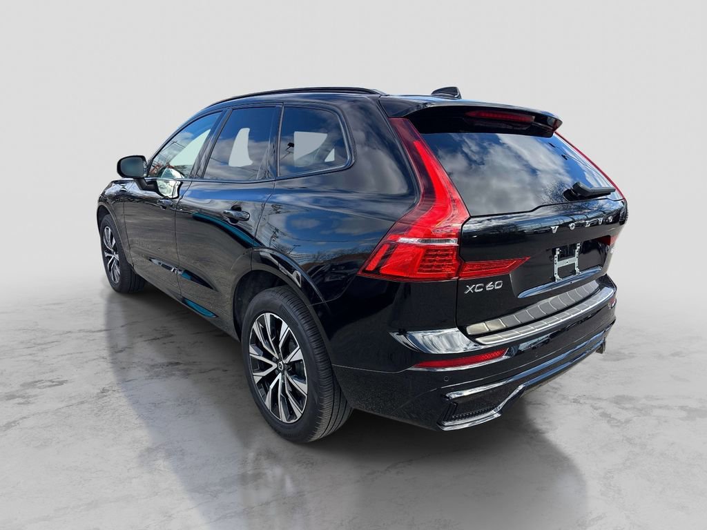 Used 2024 Volvo XC60 B5 Core w/ Protection Package Premier image 3
