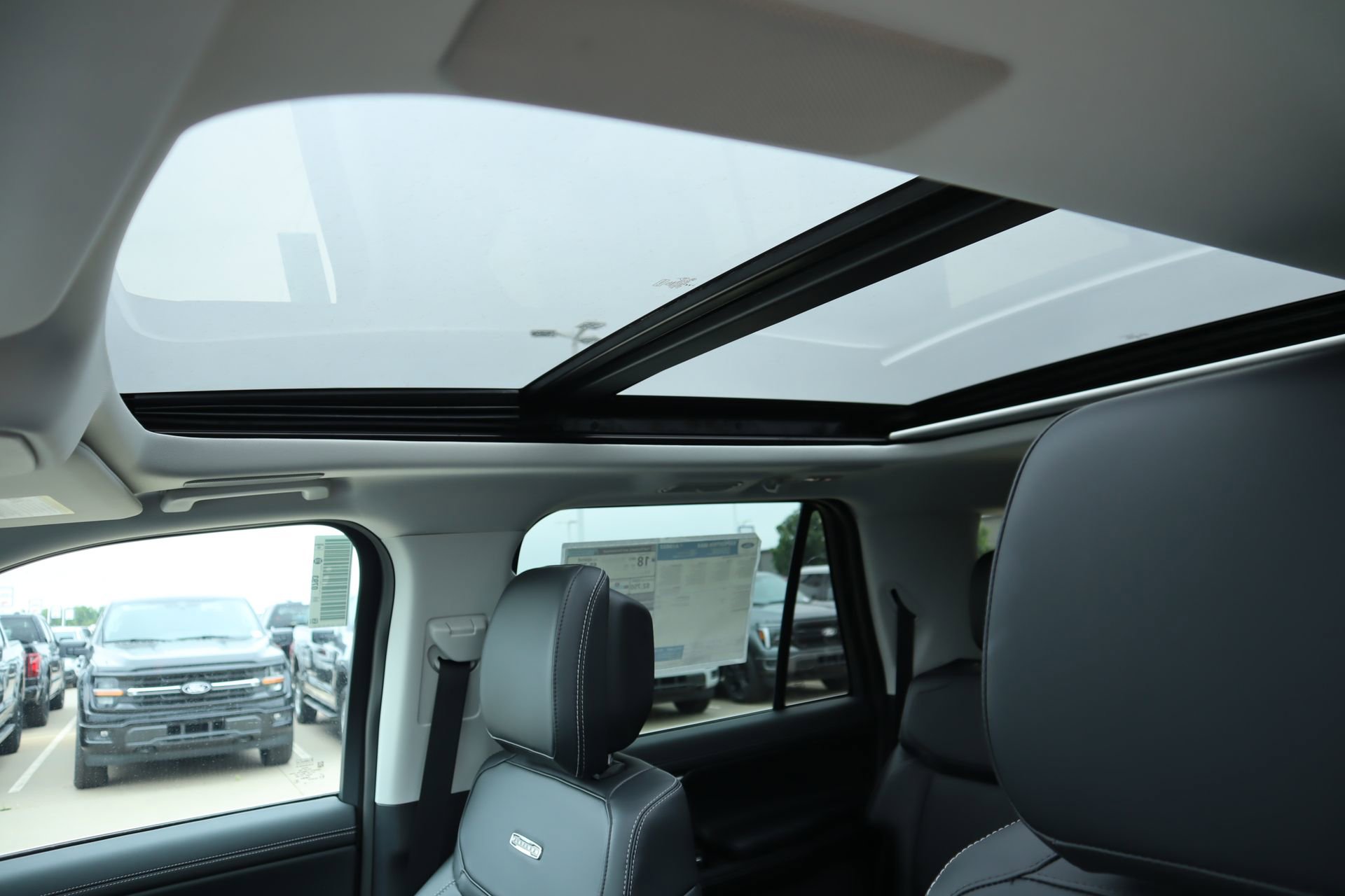 New 2026 Ford Expedition Max Platinum w/ Driver's Package AWD/4WD image 18