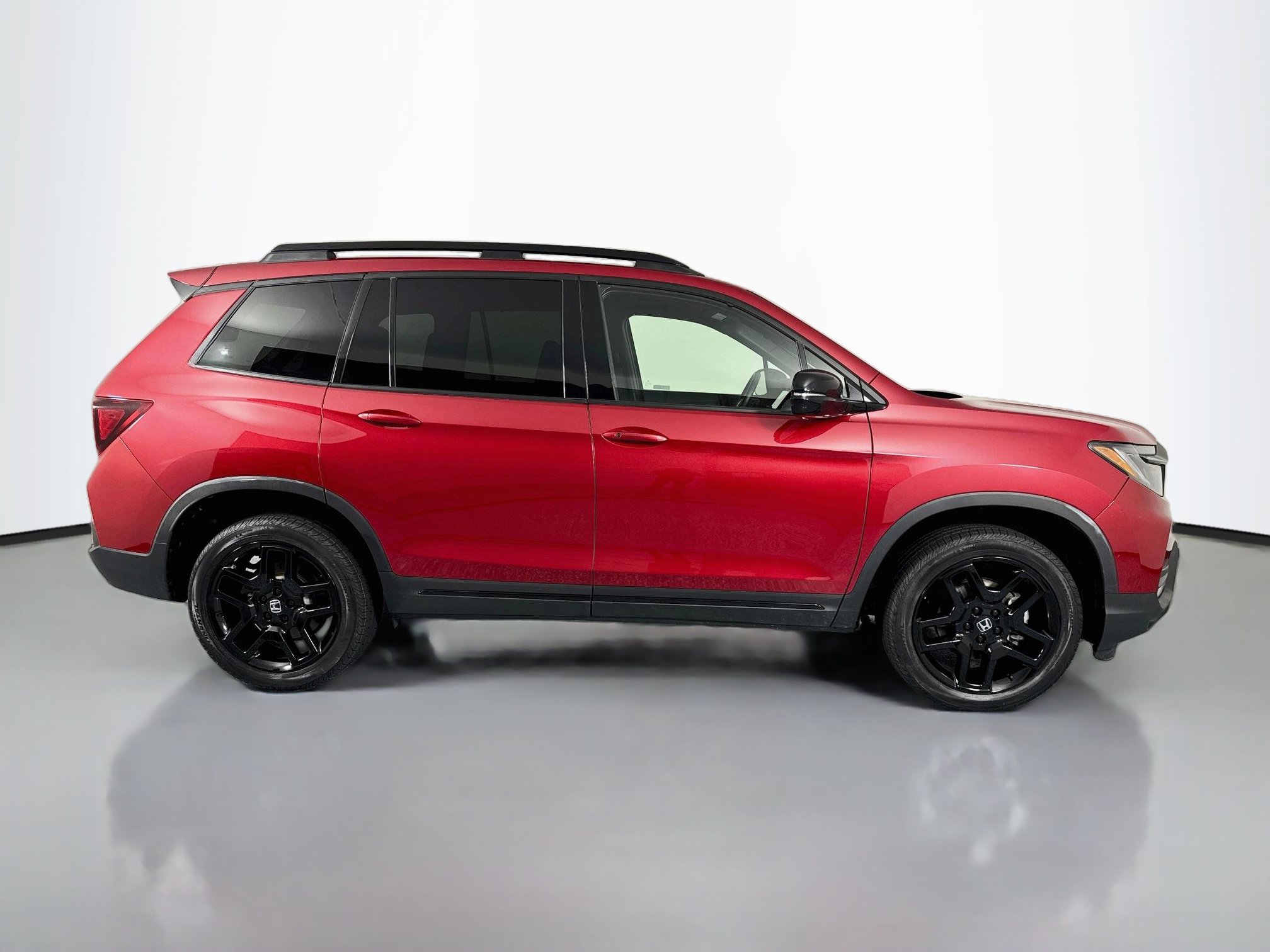 Certified 2024 Honda Passport Black Edition image 4
