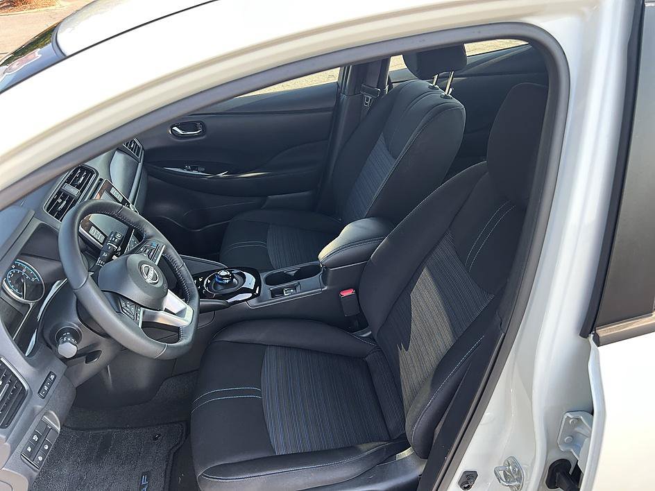 Certified 2025 Nissan Leaf SV Plus FWD image 13
