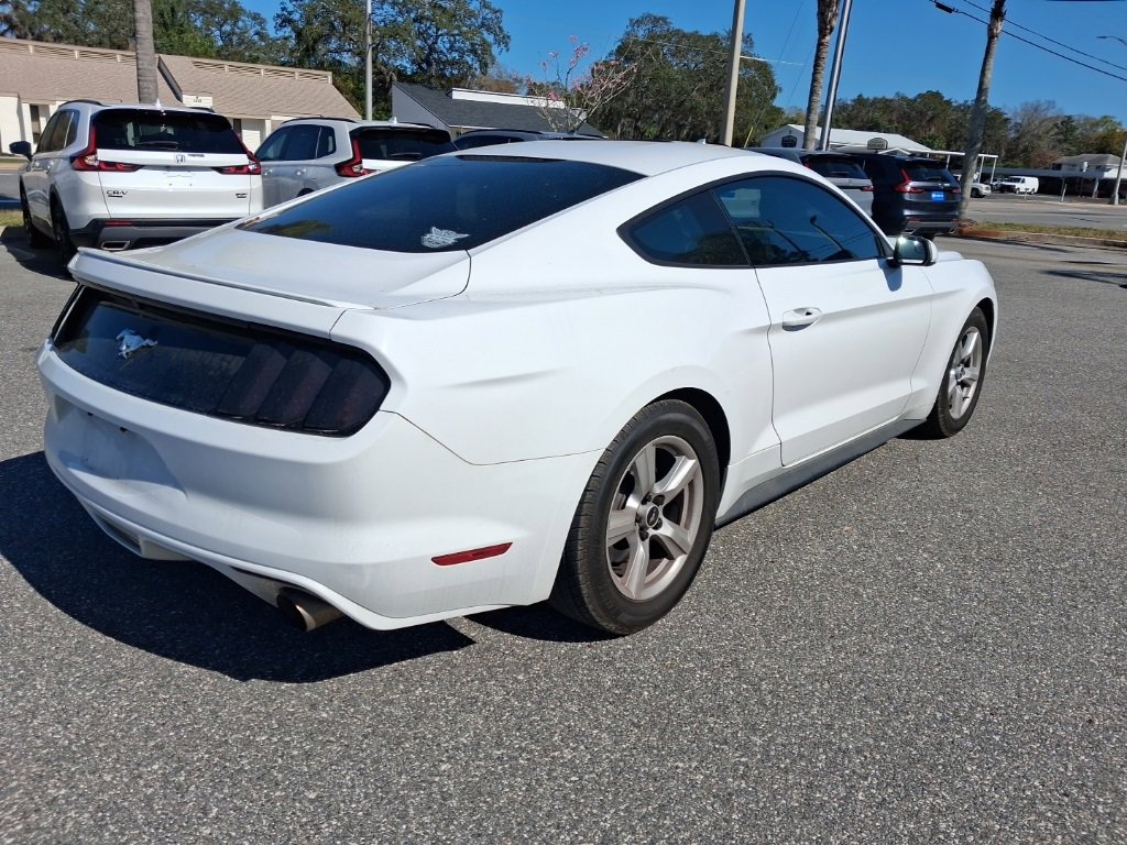 Used 2017 Ford Mustang Coupe image 5
