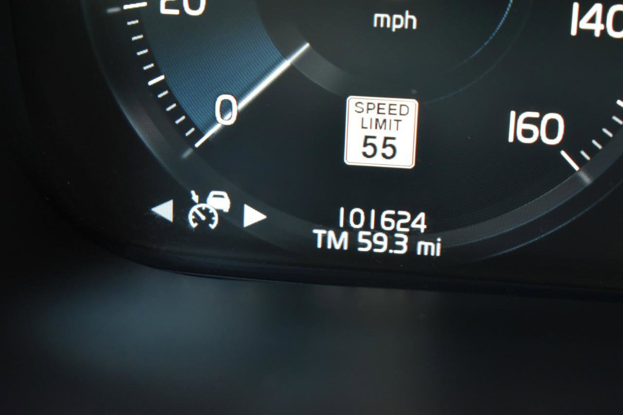 Used 2019 Volvo XC60 T8 Inscription w/ Advanced Package image 18