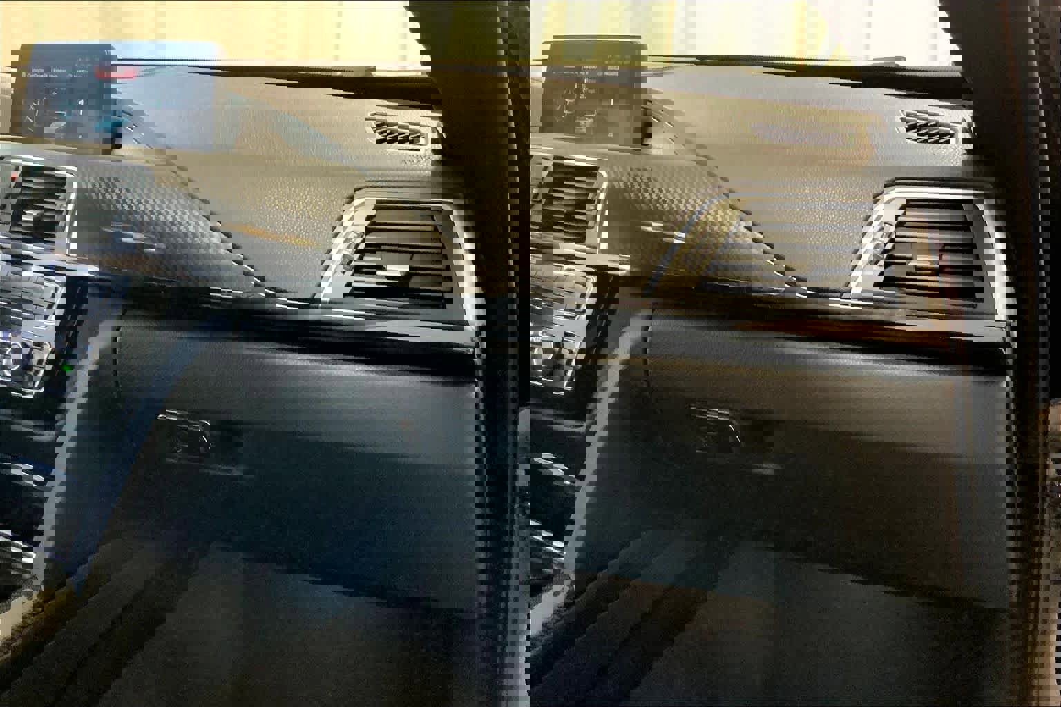 Used 2018 BMW M4 Coupe w/ Competition Package image 18