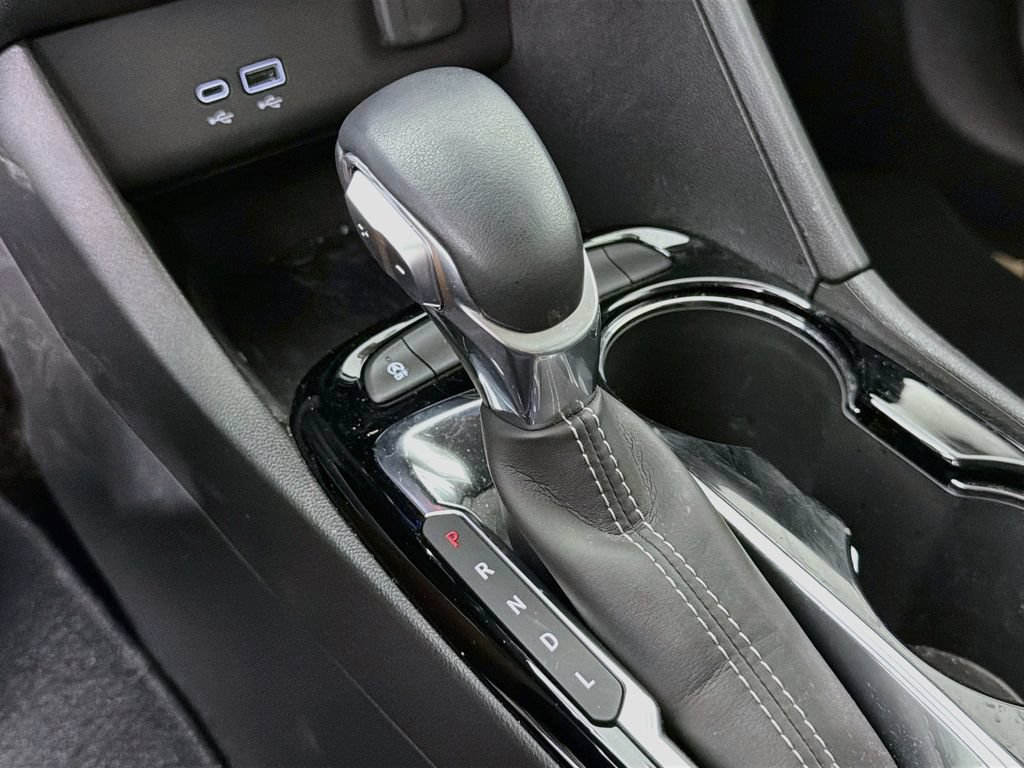Used 2025 Buick Encore GX Sport Touring FWD image 20