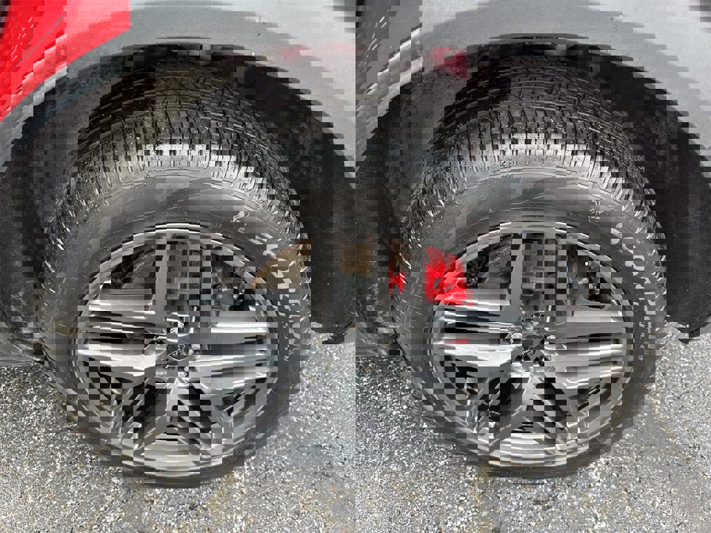 Used 2025 Ford Explorer ST-Line w/ Premium Package image 12