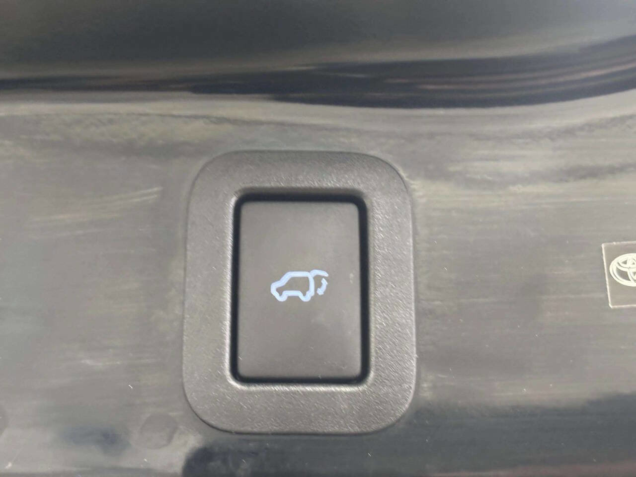 Used 2014 Toyota Highlander Limited w/ Driver Technology Package AWD/4WD image 7
