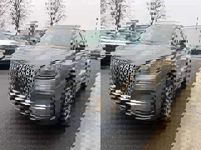 Used 2023 Lincoln Corsair AWD w/ Equipment Group 101A image 3