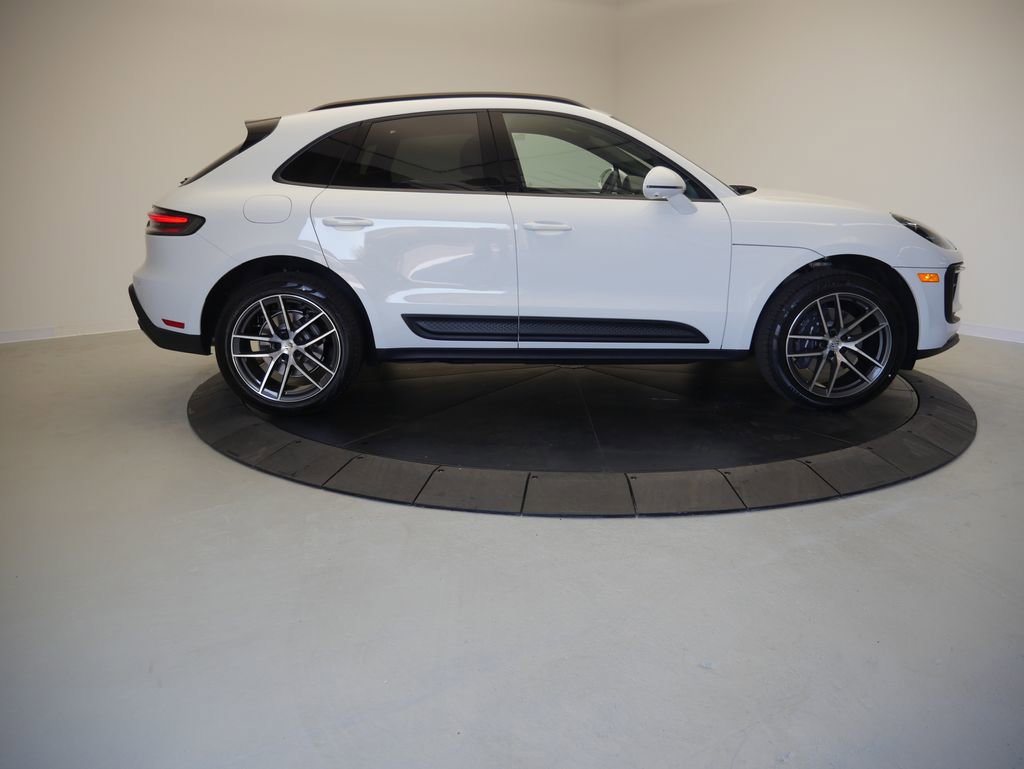 New 2026 Porsche Macan AWD/4WD image 8