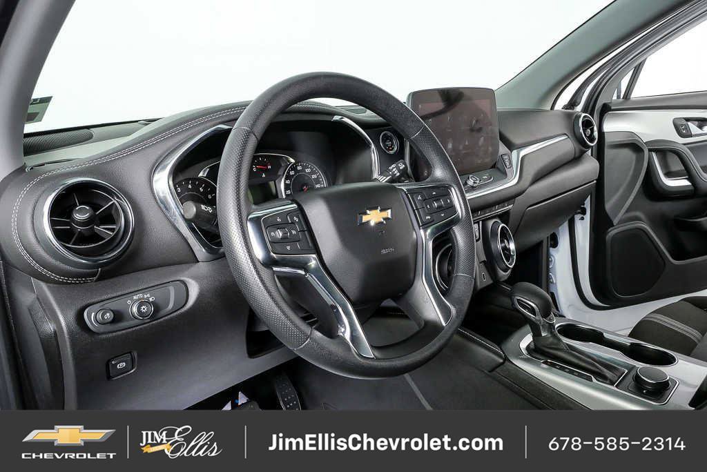 Certified 2025 Chevrolet Blazer LT FWD image 4