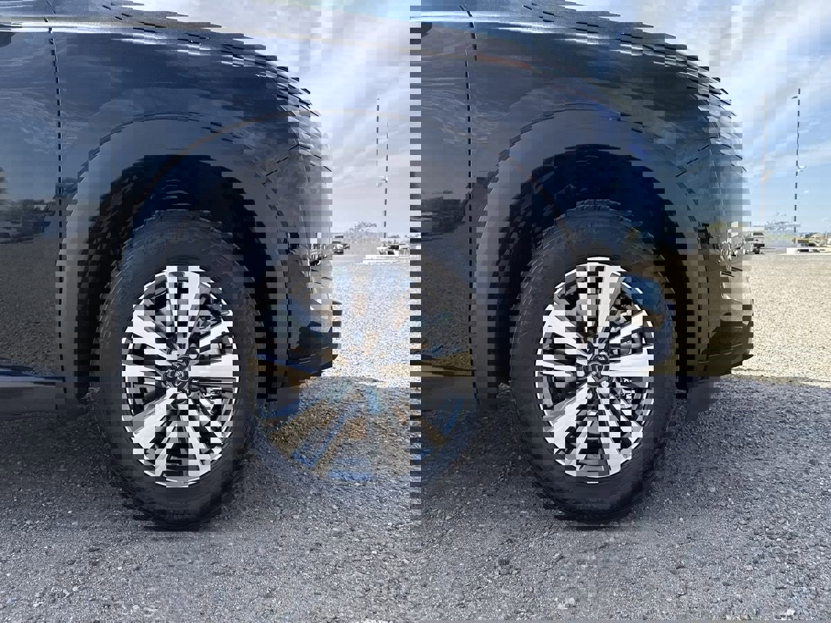 New 2025 Nissan Pathfinder SL image 9