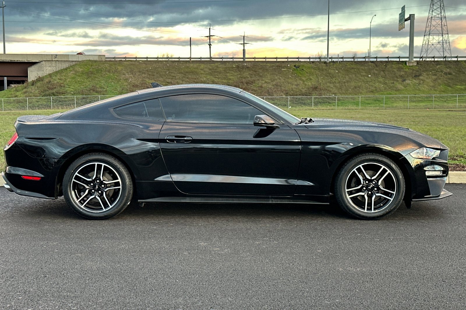 Used 2021 Ford Mustang Premium image 2