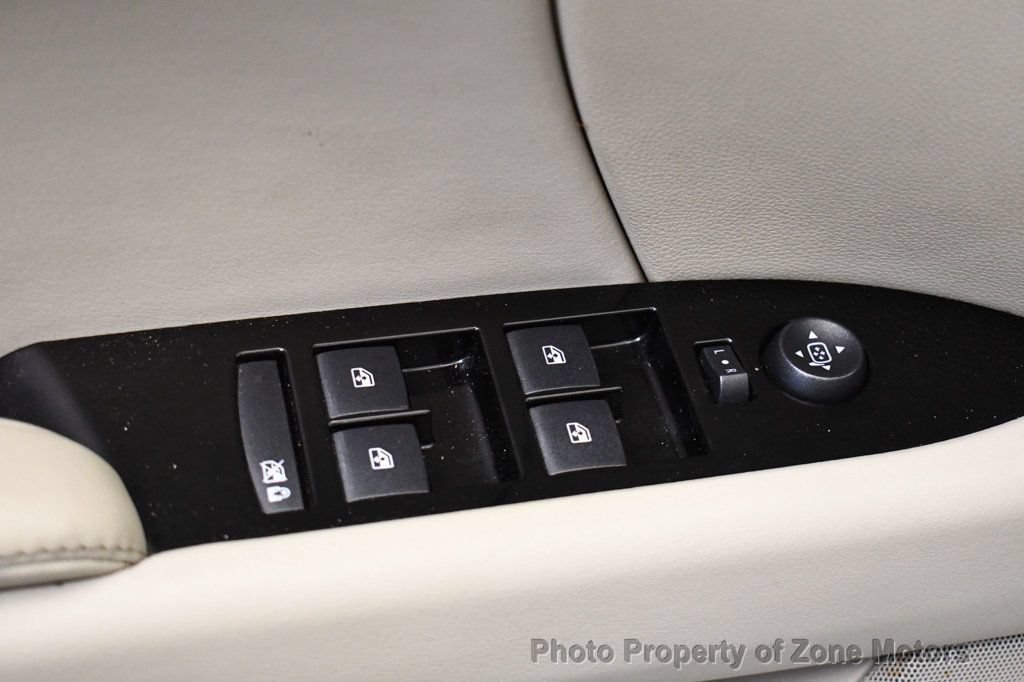Used 2013 Cadillac XTS Premium FWD image 29