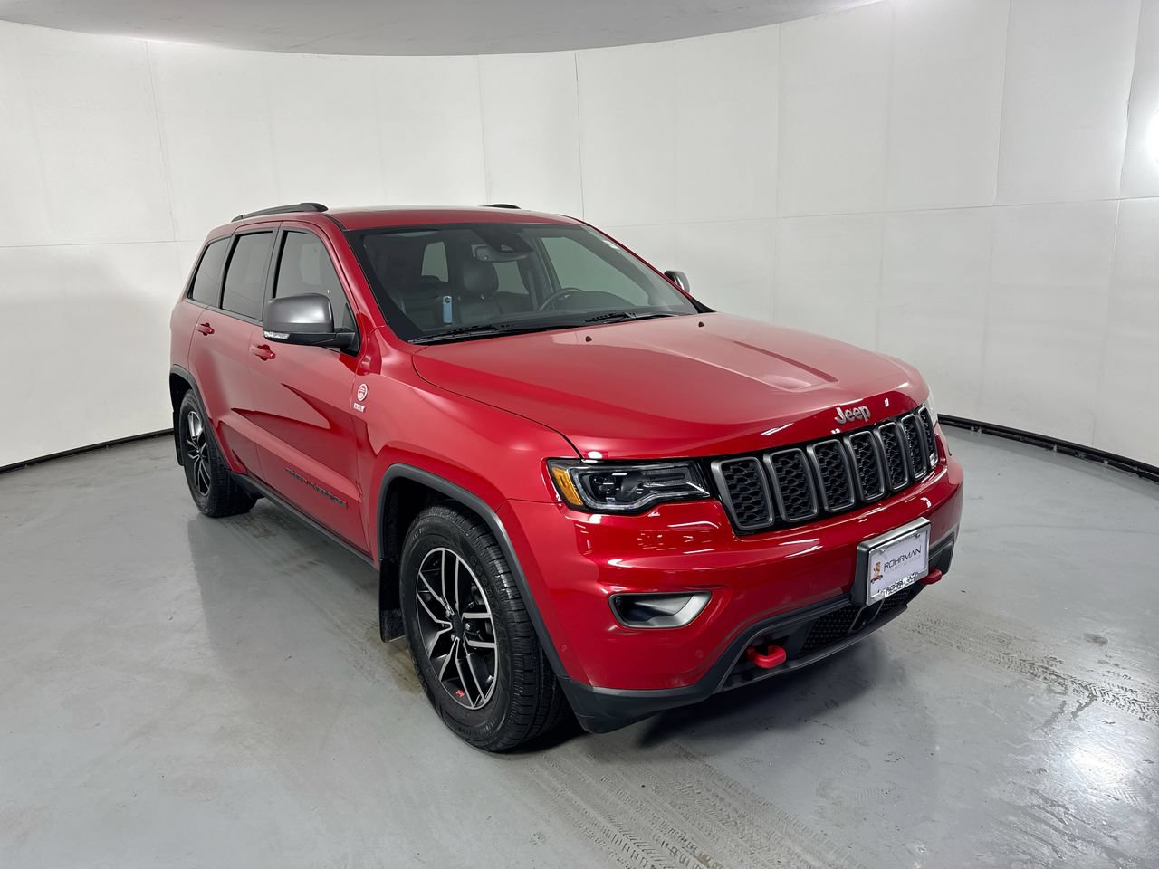 Used 2019 Jeep Grand Cherokee Trailhawk w/ Trailhawk Luxury Group AWD/4WD image 3