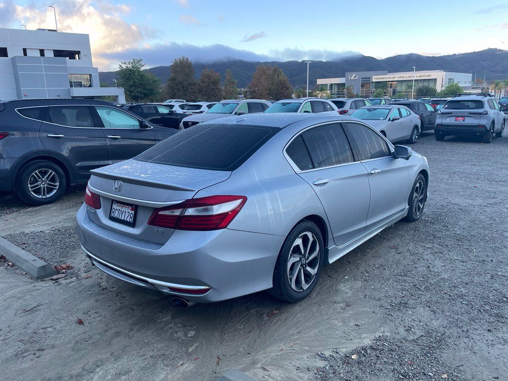 Used 2017 Honda Accord EX-L image 8