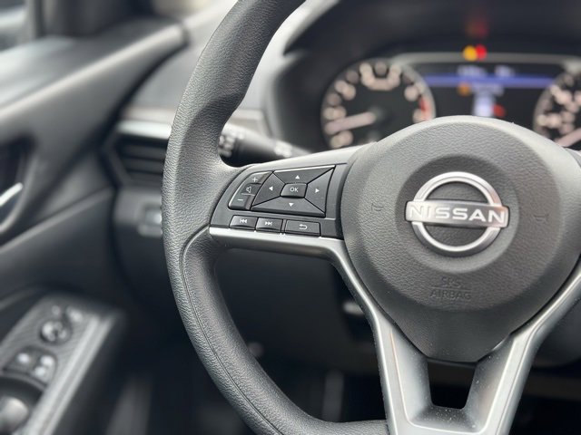 Used 2025 Nissan Altima 2.5 SV image 24