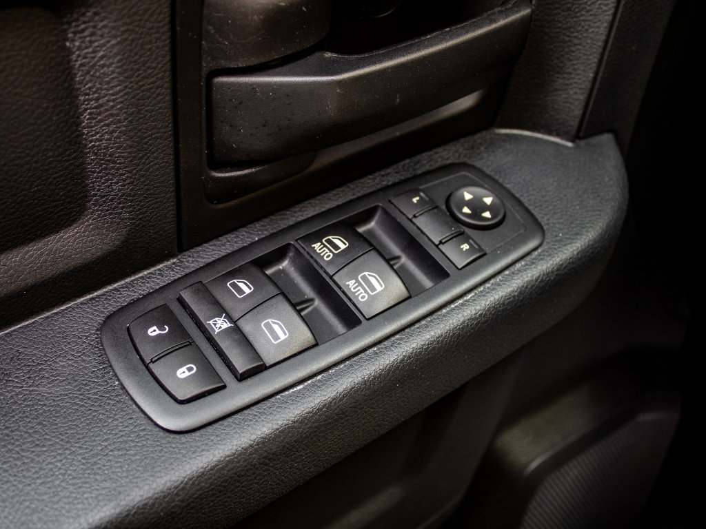 Used 2017 RAM 1500 Express image 31