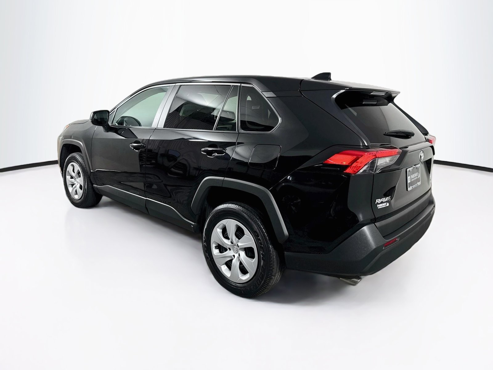 Certified 2025 Toyota RAV4 LE AWD/4WD image 5