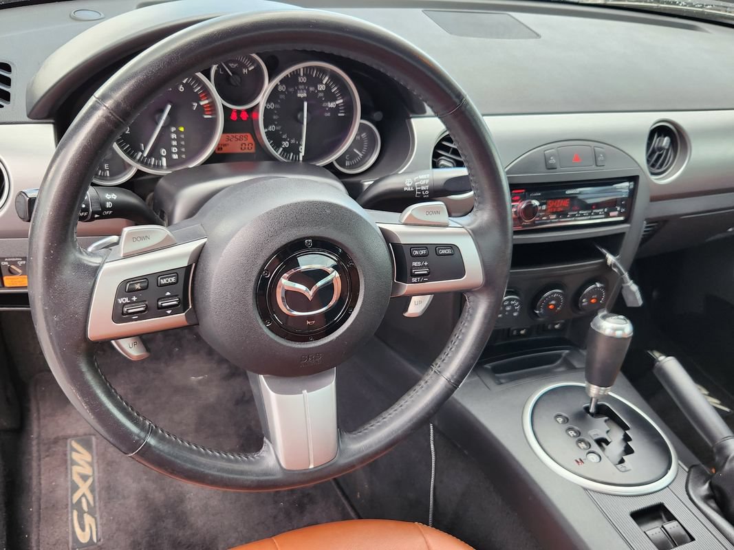 Used 2008 MAZDA MX-5 Miata Grand Touring w/ Premium Pkg RWD image 28