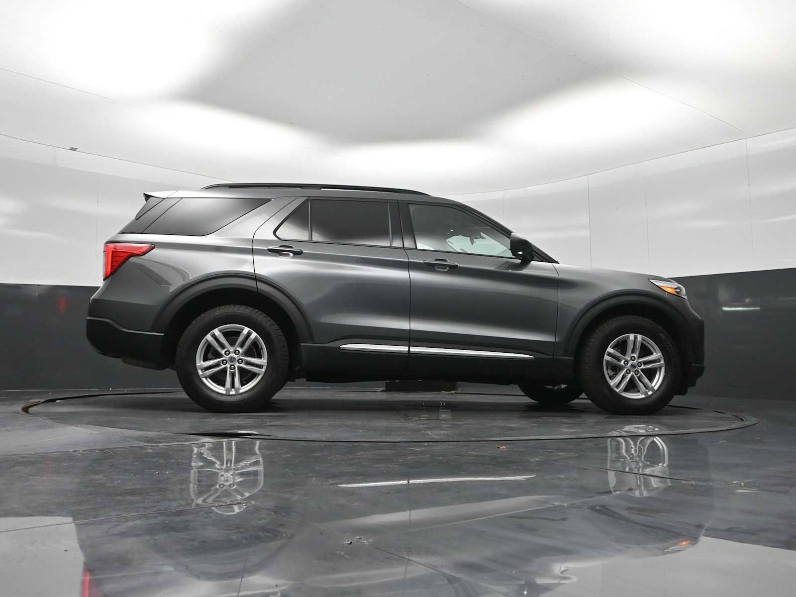 Used 2023 Ford Explorer XLT w/ Equipment Group 202A image 40